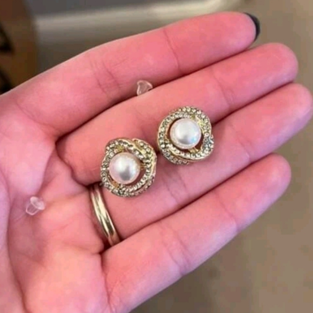 💖 2/$30 Women's vintage Elegant faux pearl & rhinestone evening stud earrings - Picture 8 of 13